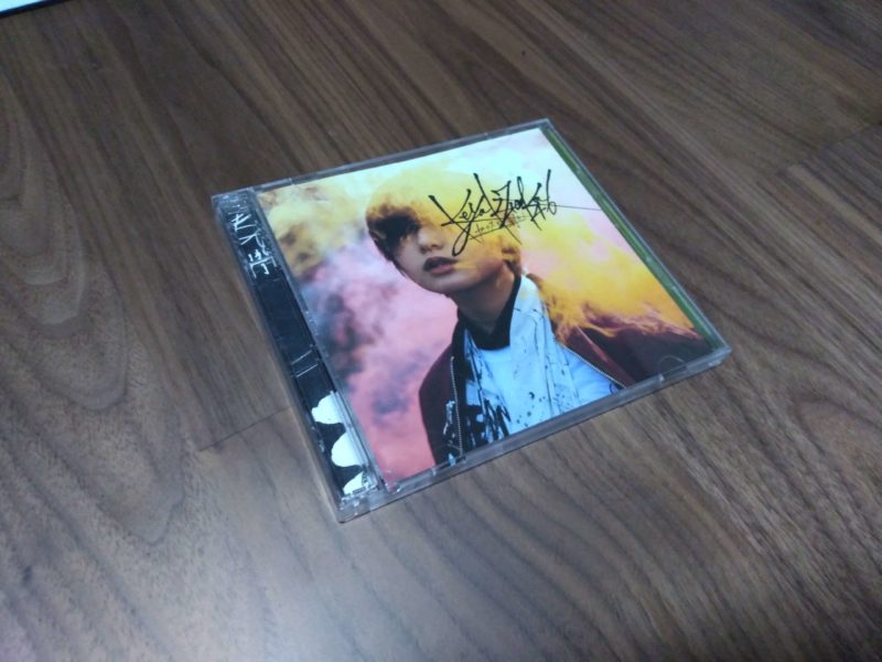 欅坂46シングル「ガラスを割れ！」のジャケット写真